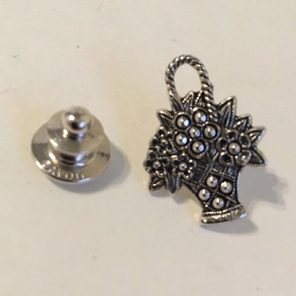 Lapel Pins Tie Tack Lot 4 Butterfly Flower Baskets Signed Avon Sarah Cov Brooch - Picture 5 of 9